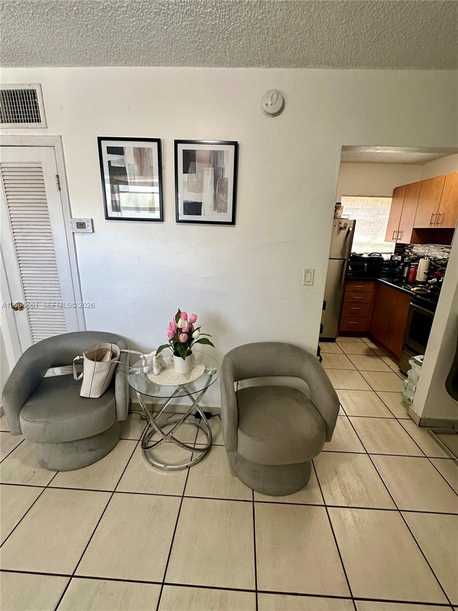 GOLDEN HOUSE CONDO - Residential