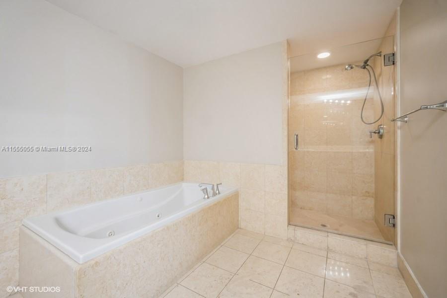 TURNBERRY VLG NO TOWER CO - Residential Lease