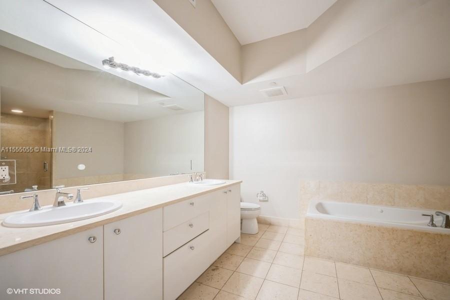 TURNBERRY VLG NO TOWER CO - Residential Lease