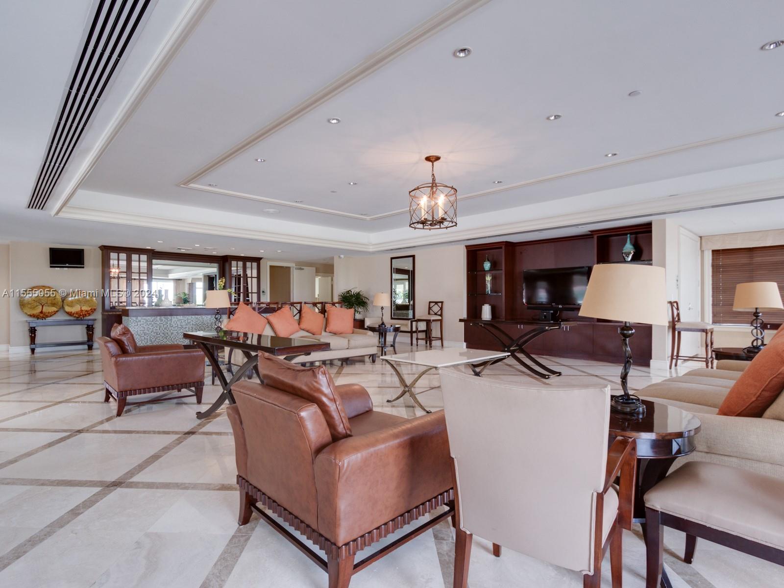 TURNBERRY VLG NO TOWER CO - Residential Lease