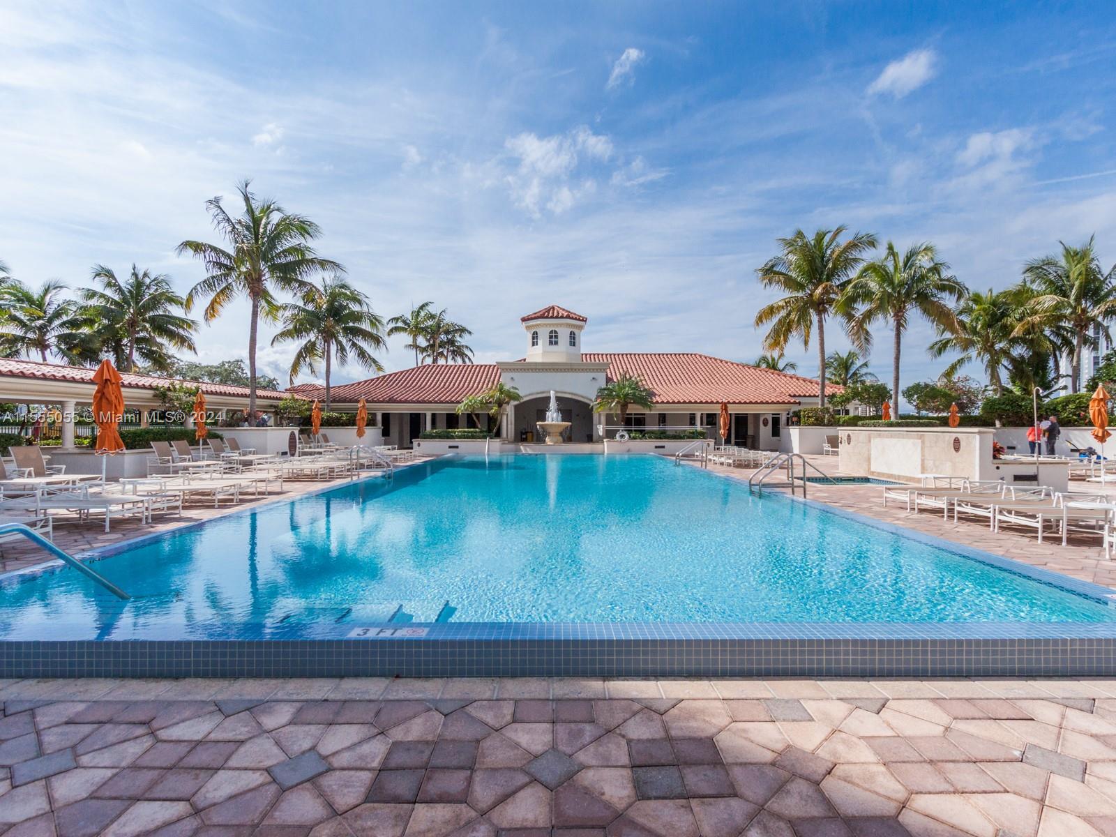 TURNBERRY VLG NO TOWER CO - Residential Lease