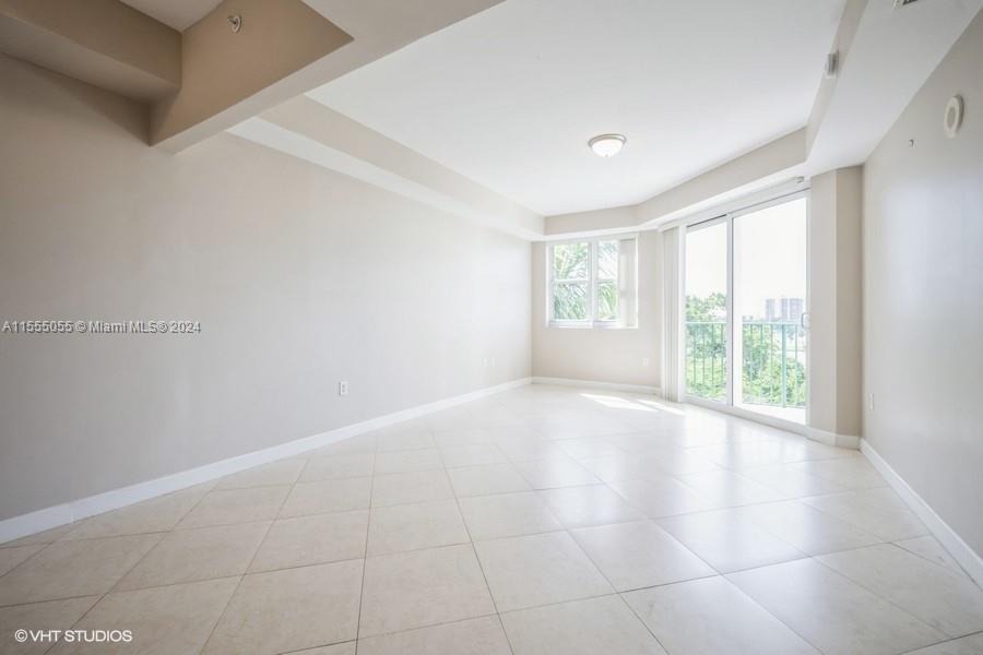 TURNBERRY VLG NO TOWER CO - Residential Lease