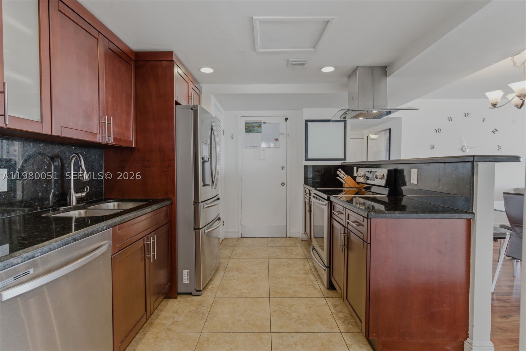 STRATFORD HOUSE CONDO - Residential