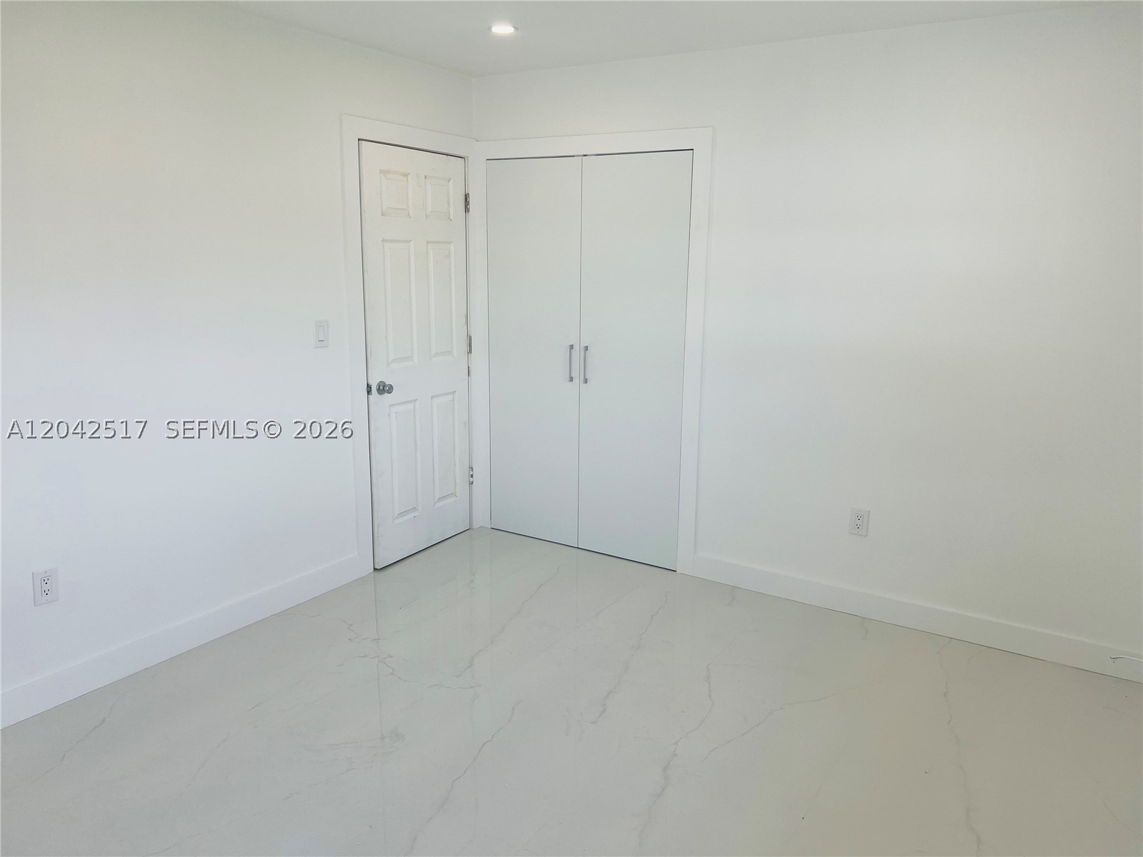 SILVER BLUE LAKE ESTATES - Residential Lease