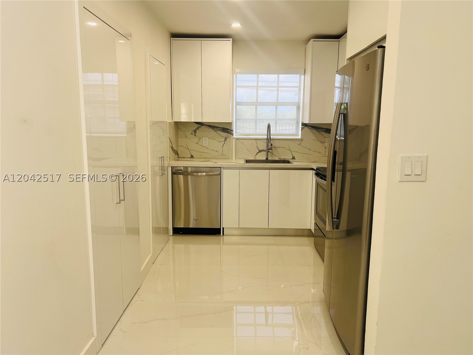 SILVER BLUE LAKE ESTATES - Residential Lease