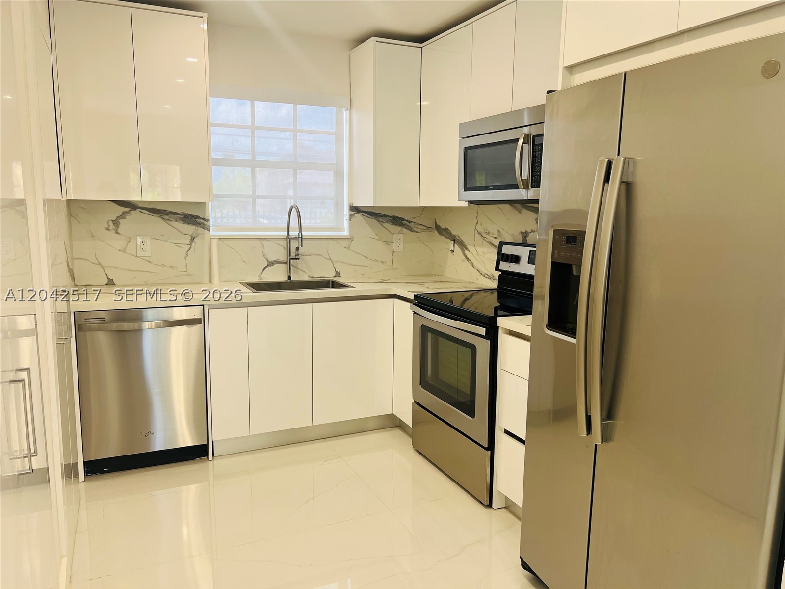 SILVER BLUE LAKE ESTATES - Residential Lease