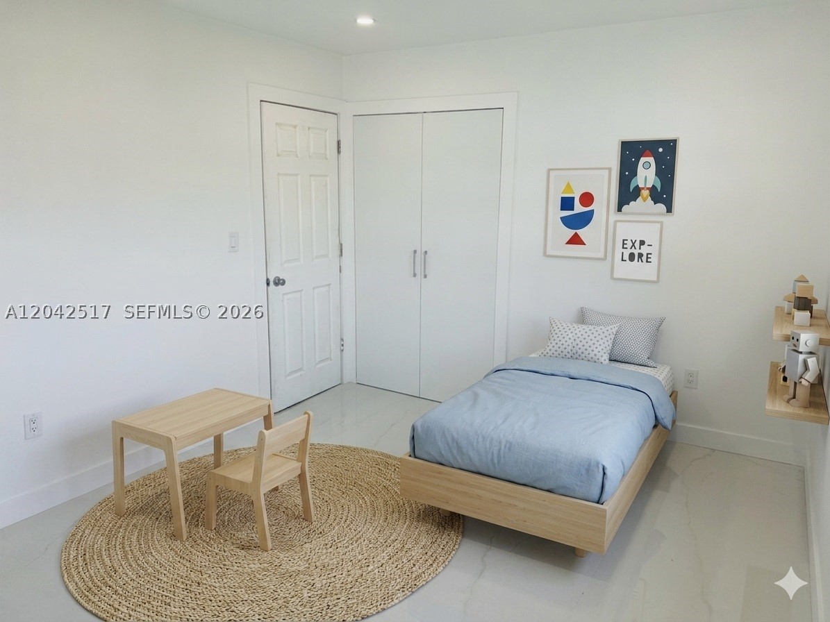 SILVER BLUE LAKE ESTATES - Residential Lease