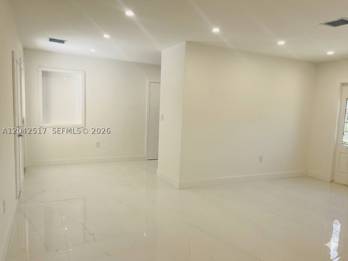 SILVER BLUE LAKE ESTATES - Residential Lease