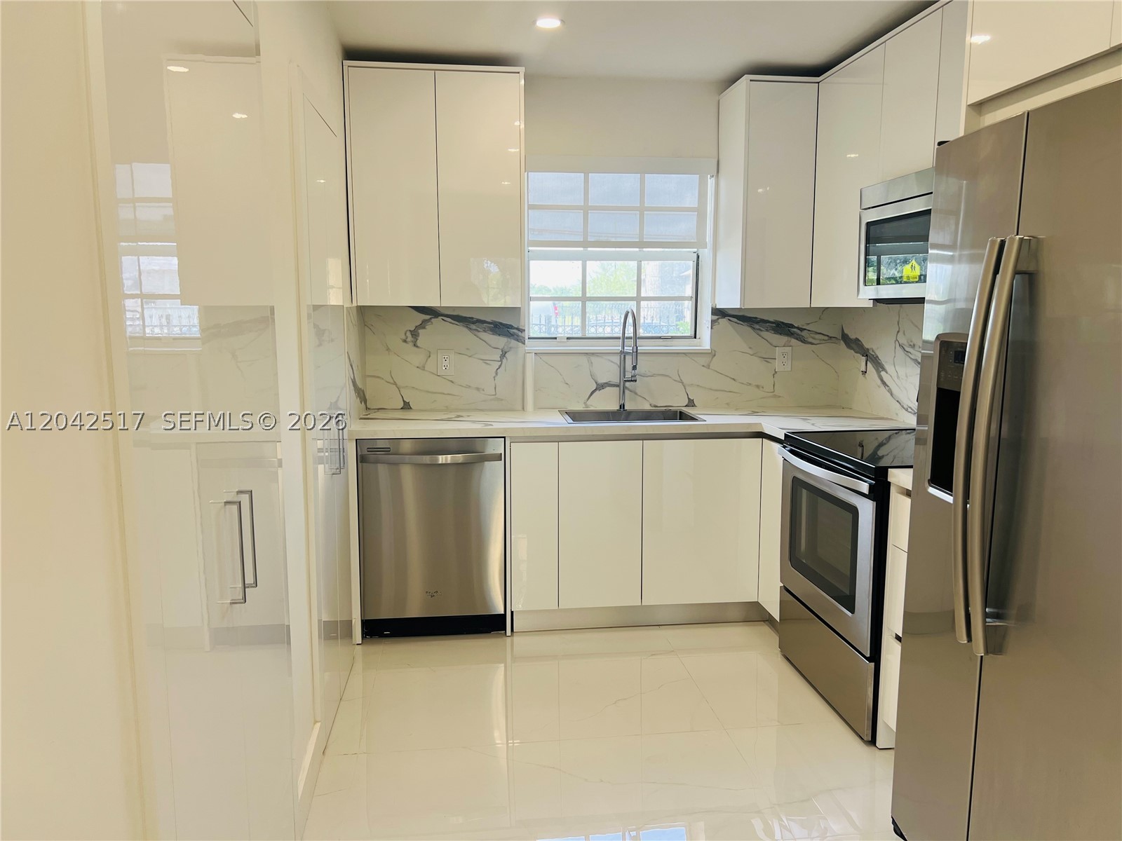SILVER BLUE LAKE ESTATES - Residential Lease