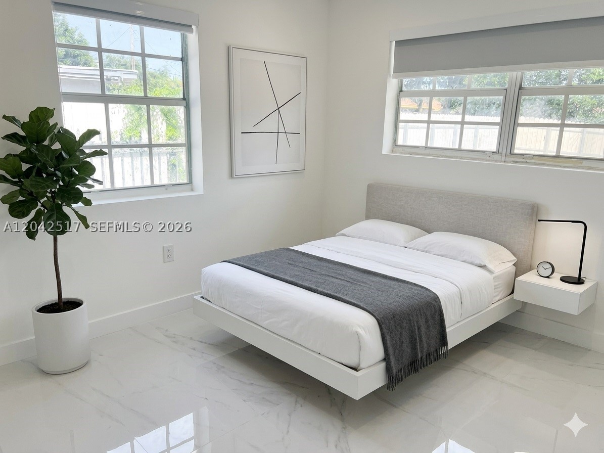 SILVER BLUE LAKE ESTATES - Residential Lease