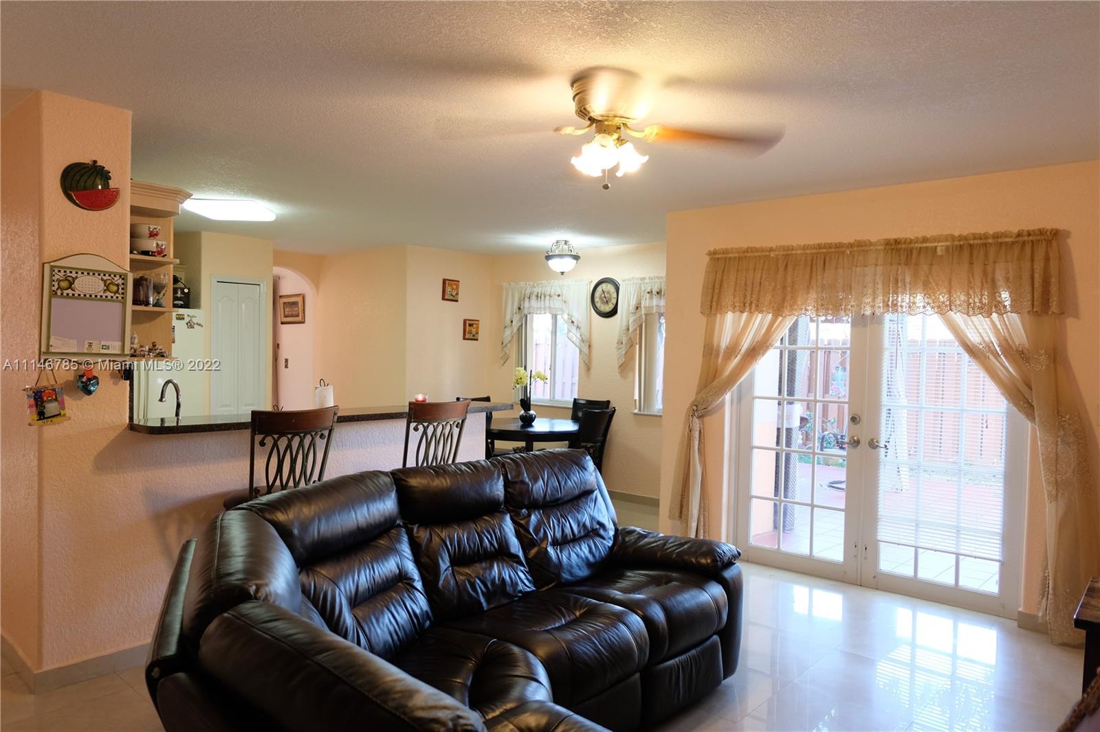 PELICANS POINT A T MILLER - Residential