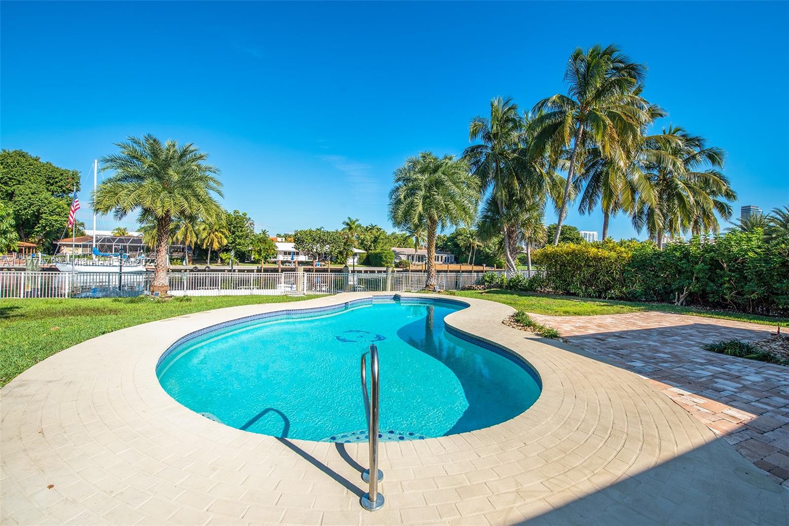 GOLDEN ISLES - Residential Lease