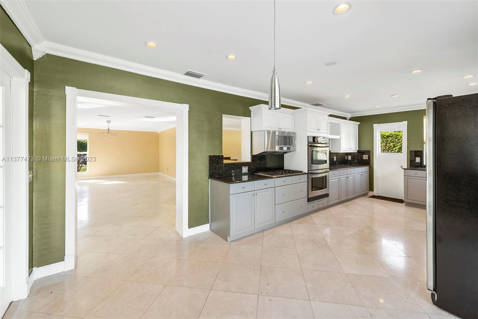 GOLDEN ISLES - Residential Lease