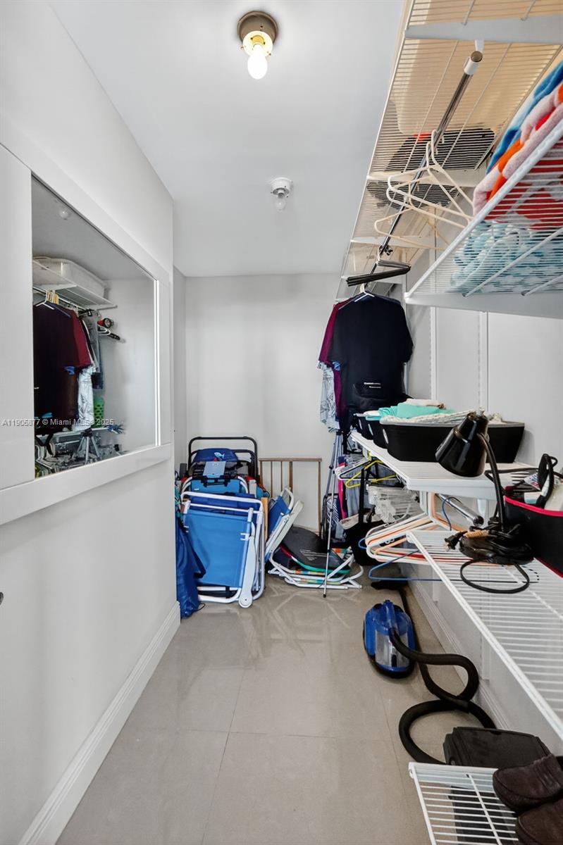 BURLEIGH HOUSE CONDO - Residential