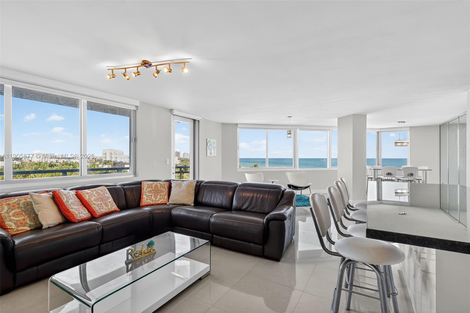 BURLEIGH HOUSE CONDO - Residential