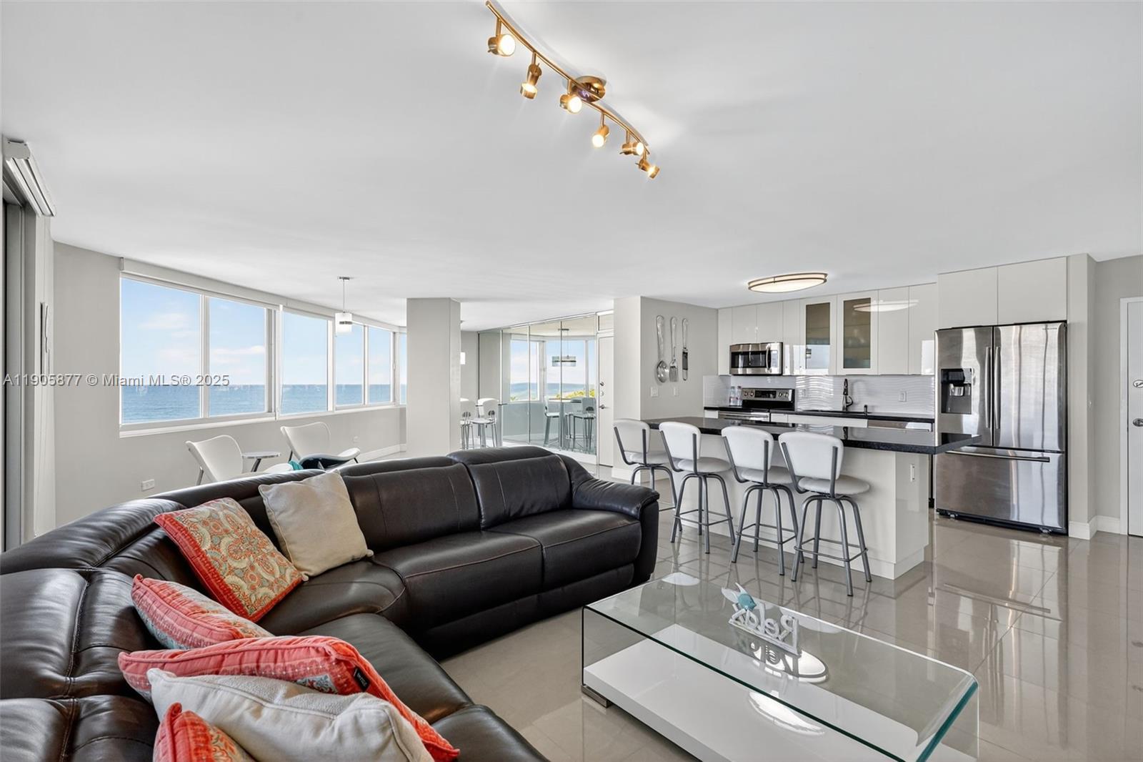 BURLEIGH HOUSE CONDO - Residential