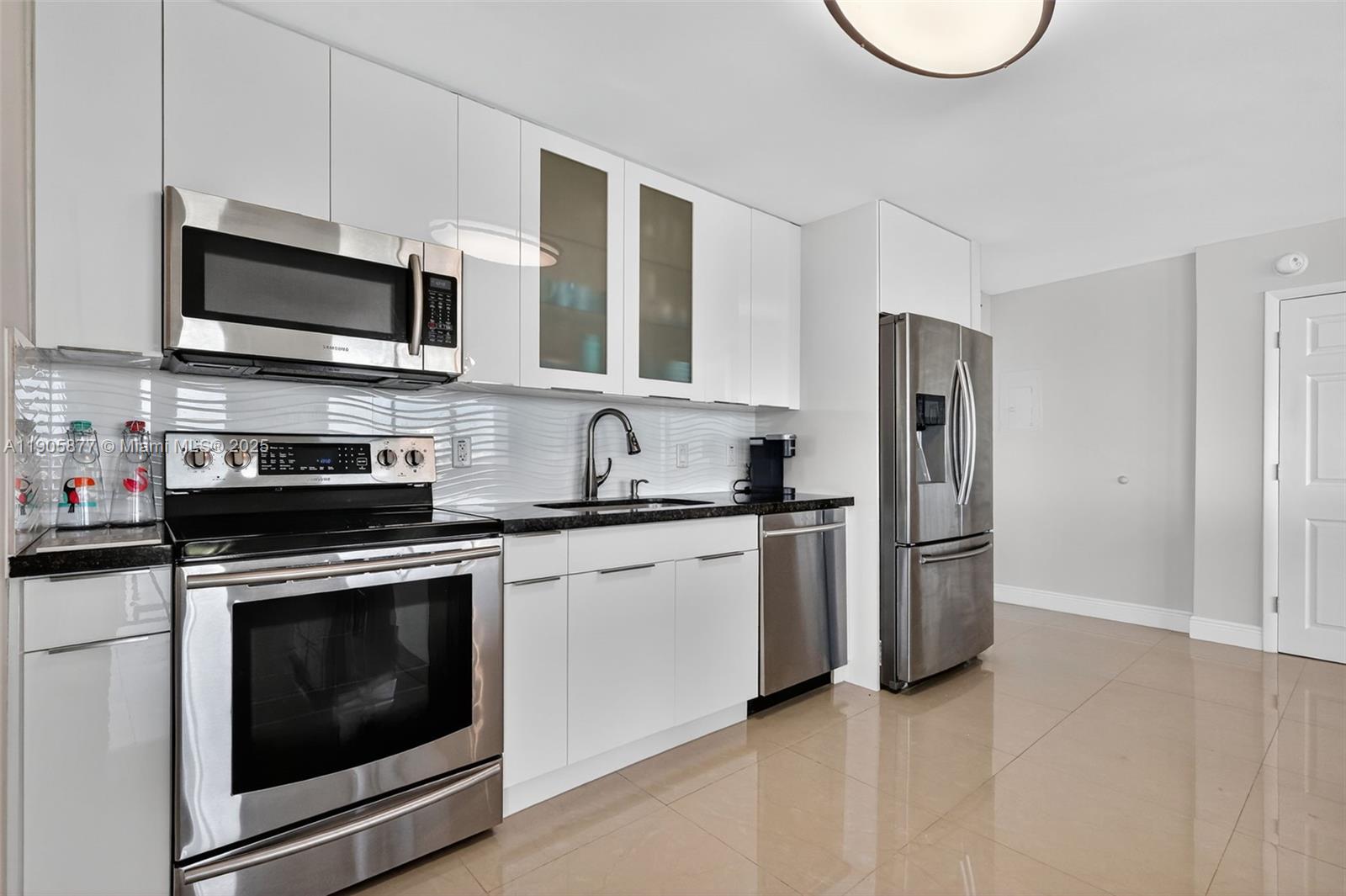 BURLEIGH HOUSE CONDO - Residential