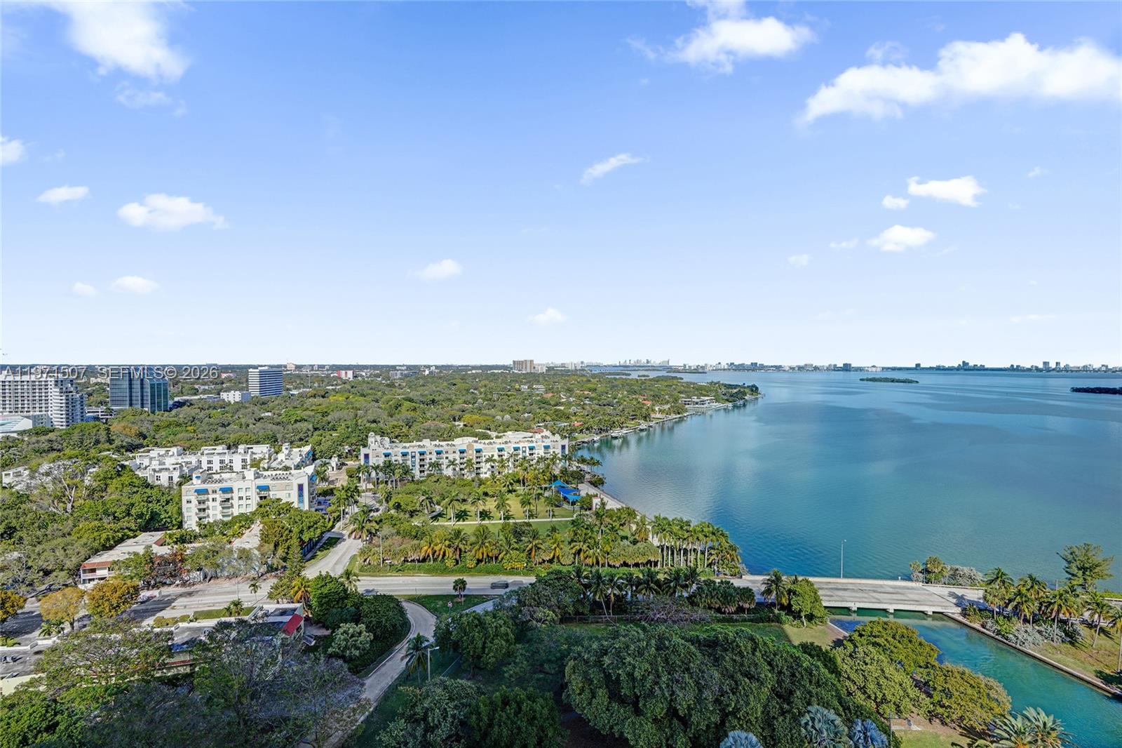BLUE CONDO - Residential