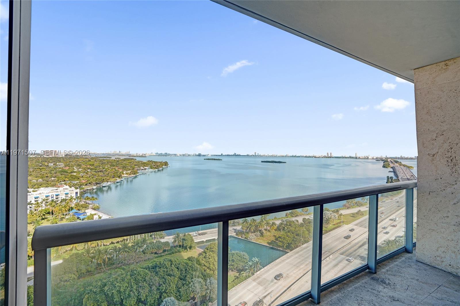 BLUE CONDO - Residential