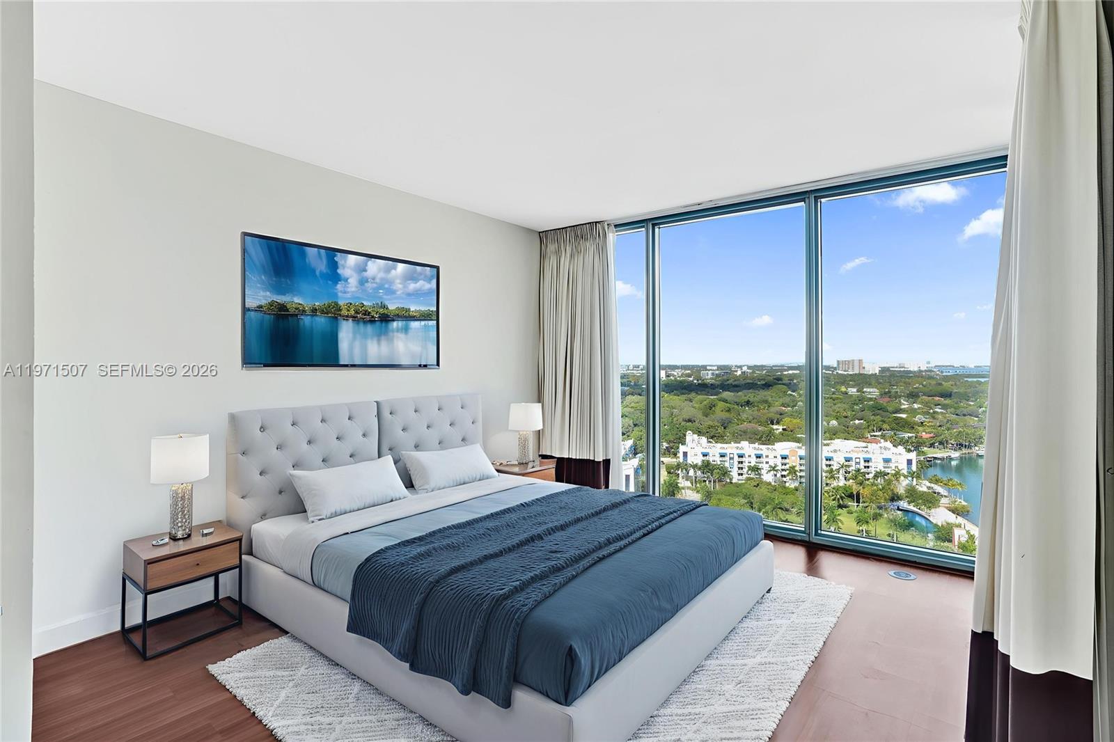 BLUE CONDO - Residential