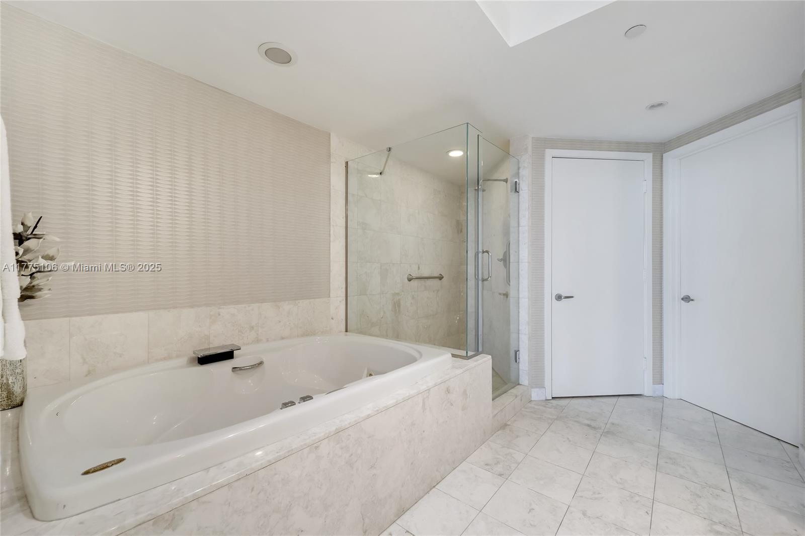 JADE RESIDENCES AT BRICKE - Residential