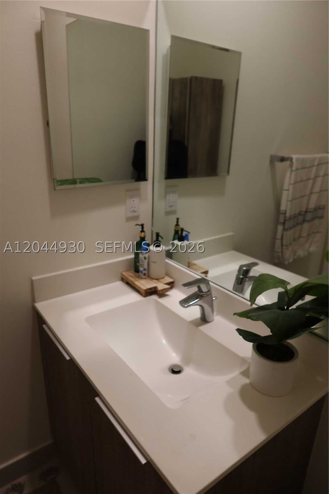 HIGHLAND AT PARK CENTRAL - Residential Lease