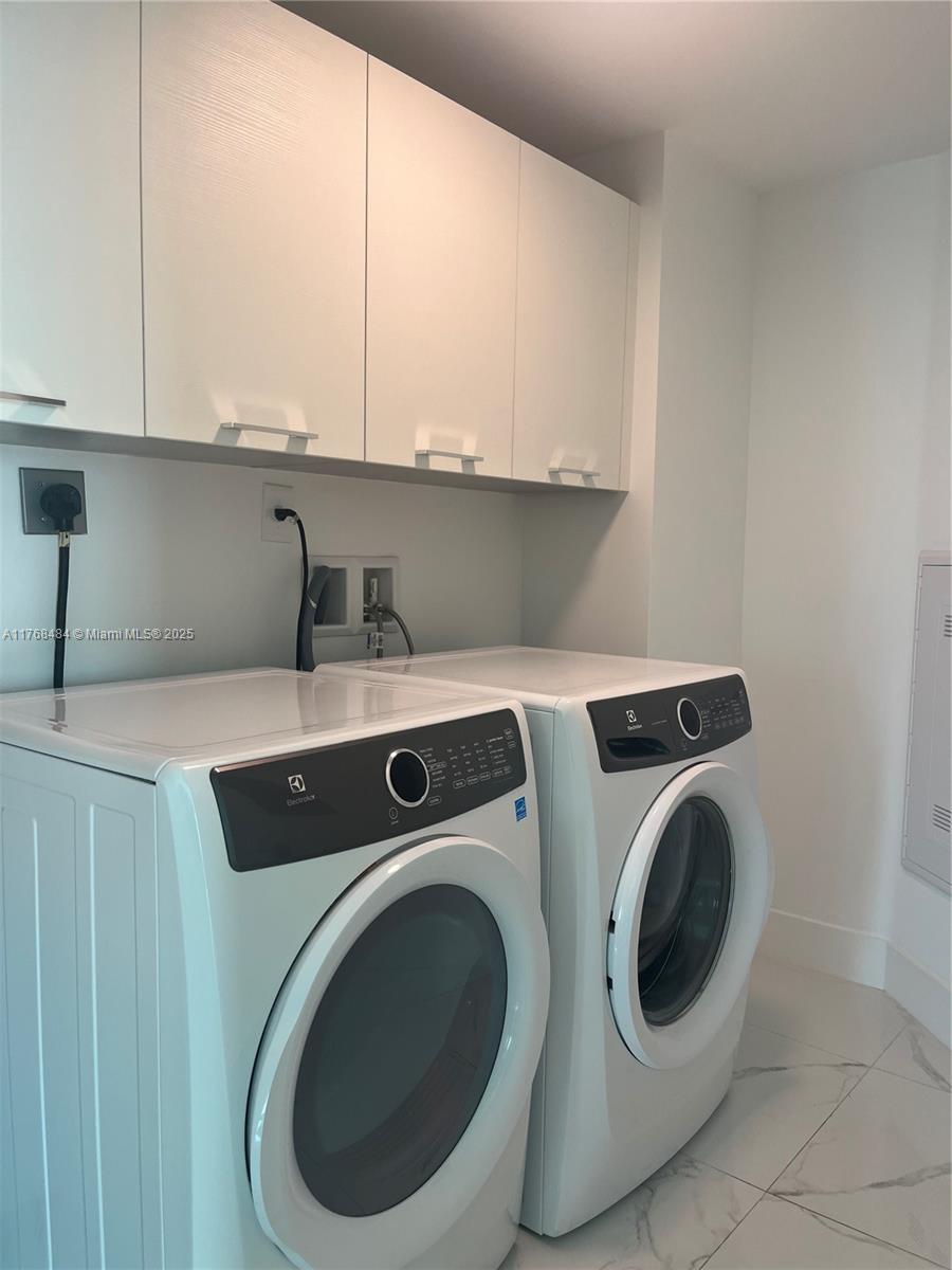PARQUE TOWERS CONDO - Residential Lease