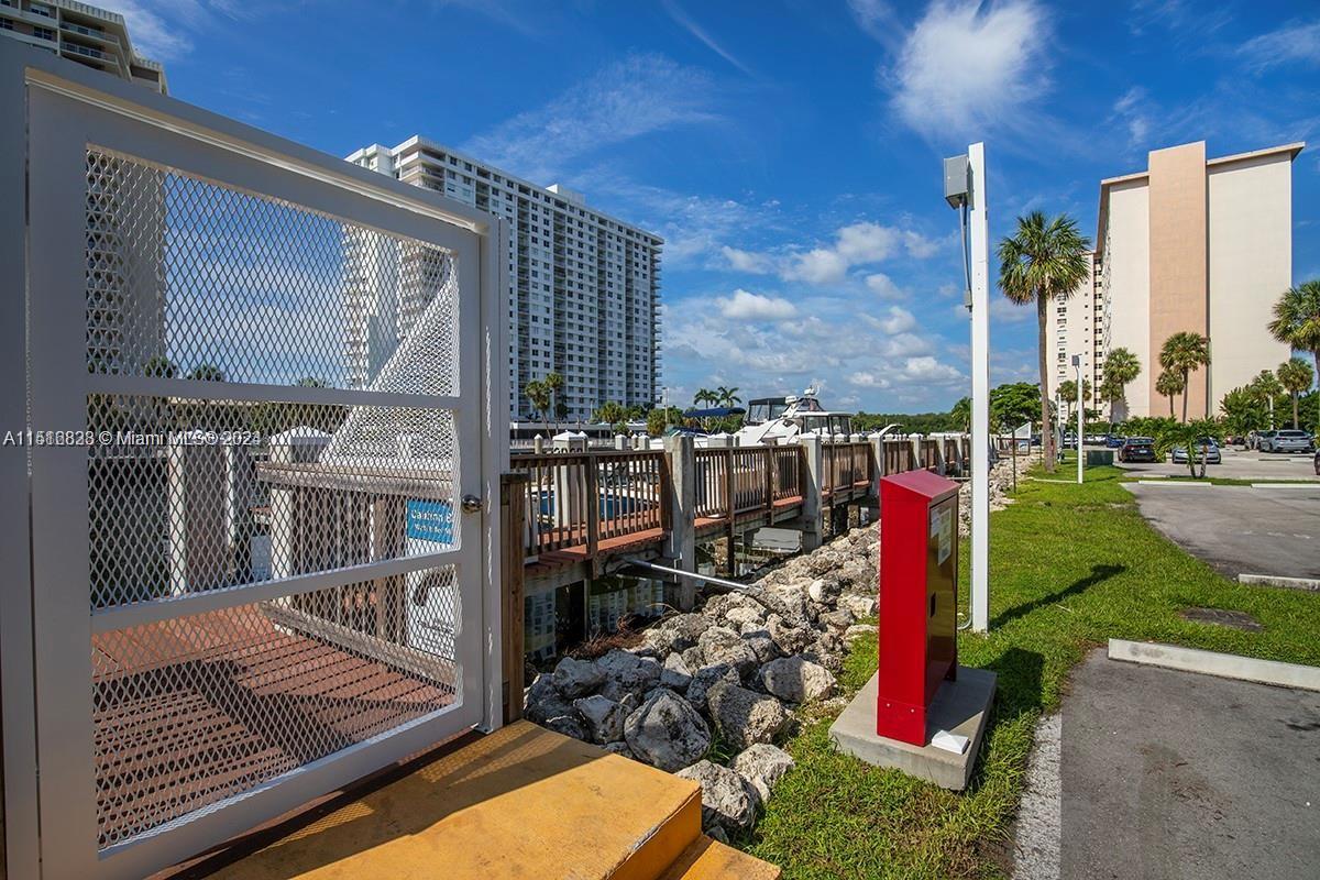 COASTAL TOWERS CONDO - Residential Lease