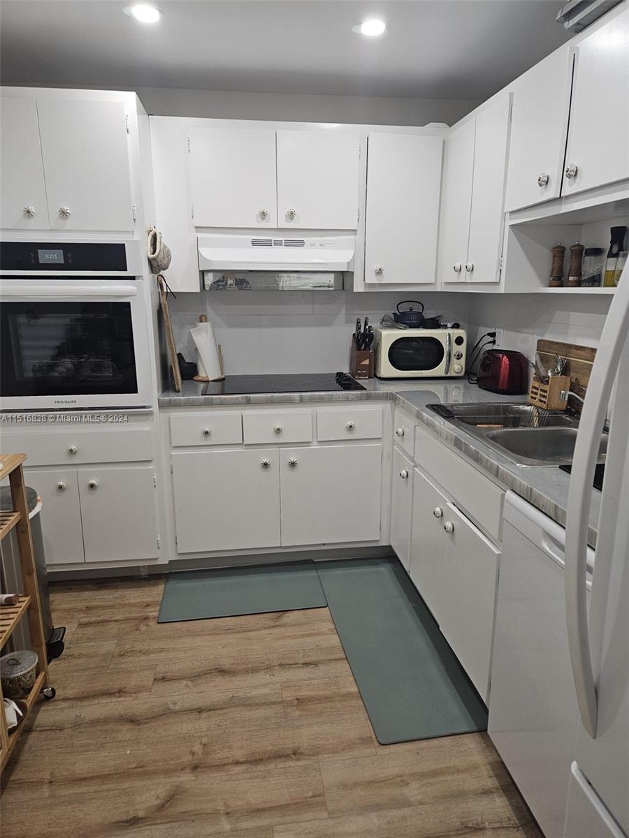 COASTAL TOWERS CONDO - Residential Lease