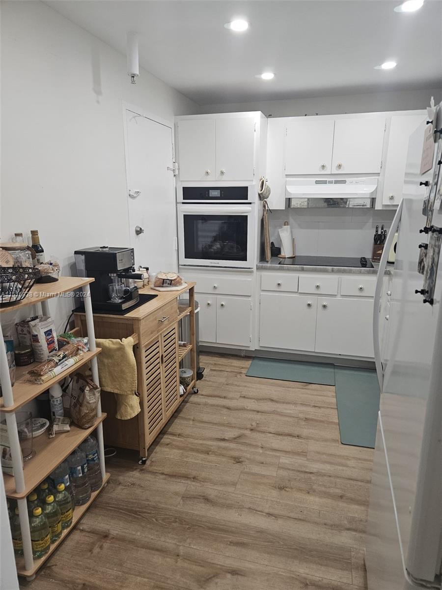 COASTAL TOWERS CONDO - Residential Lease