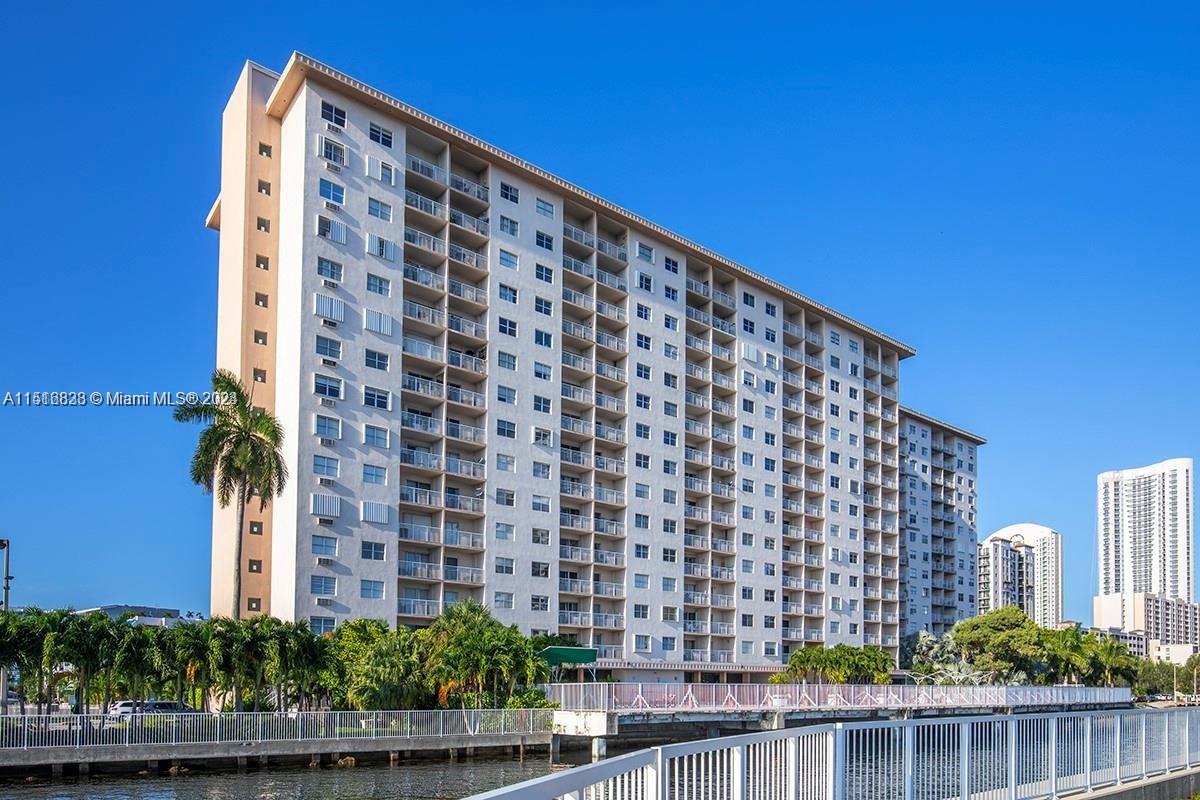 COASTAL TOWERS CONDO - Residential Lease