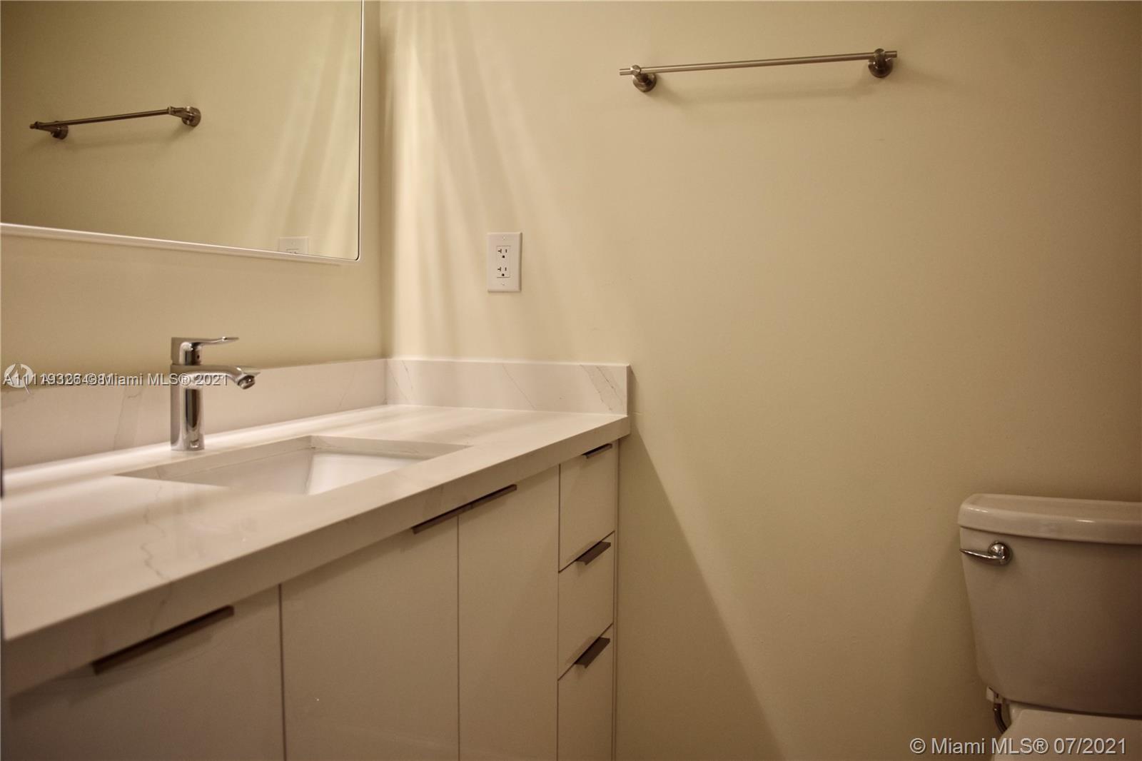 WINSTON TOWERS 400 CONDO - Residential