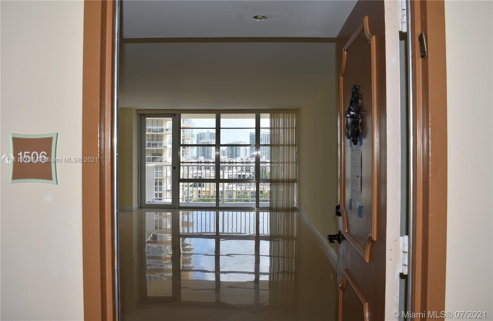 WINSTON TOWERS 400 CONDO - Residential