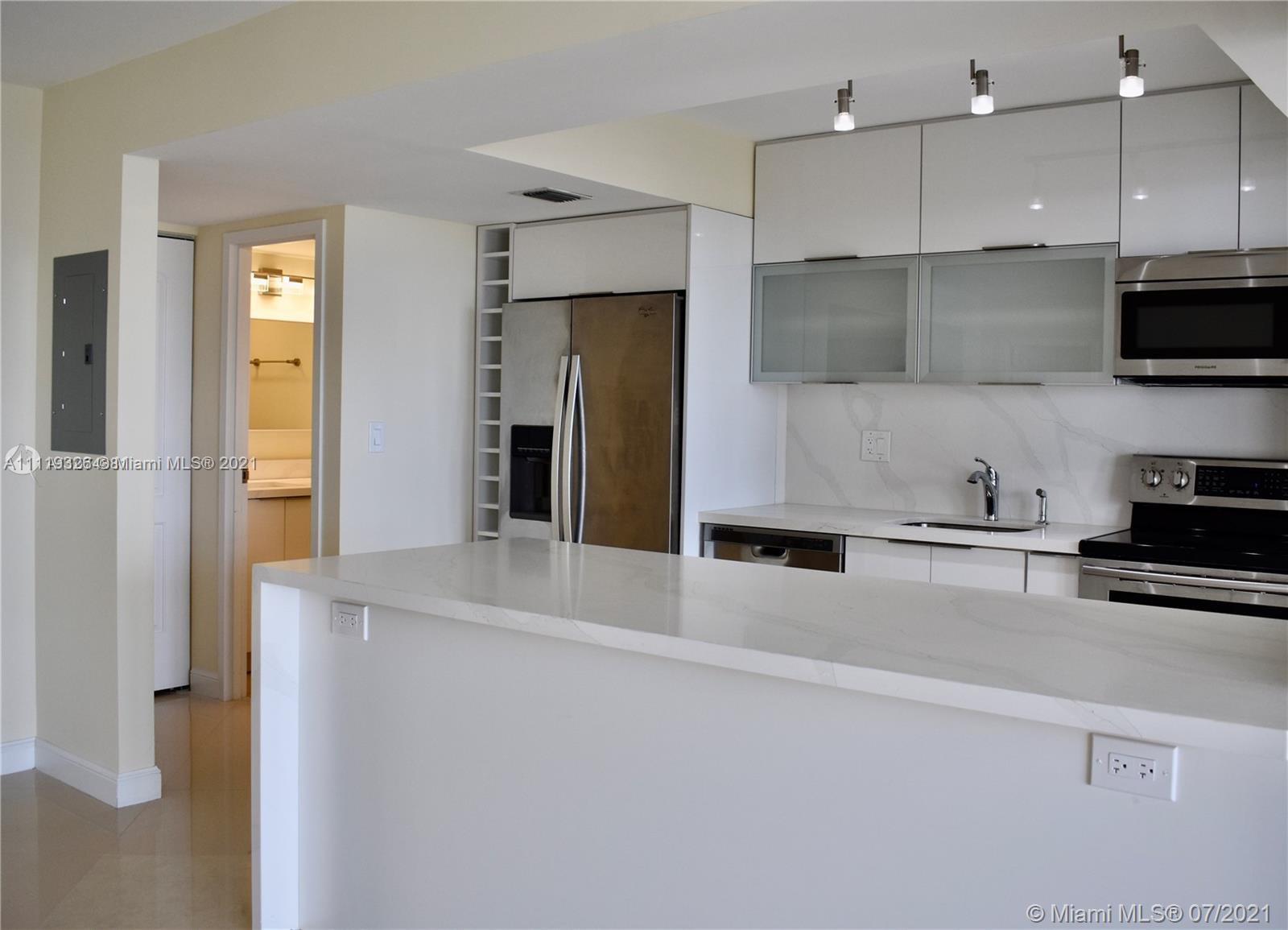 WINSTON TOWERS 400 CONDO - Residential