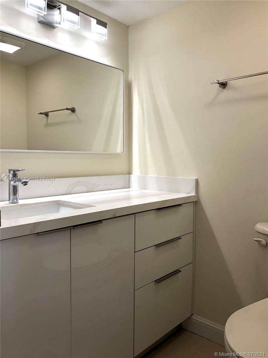 WINSTON TOWERS 400 CONDO - Residential