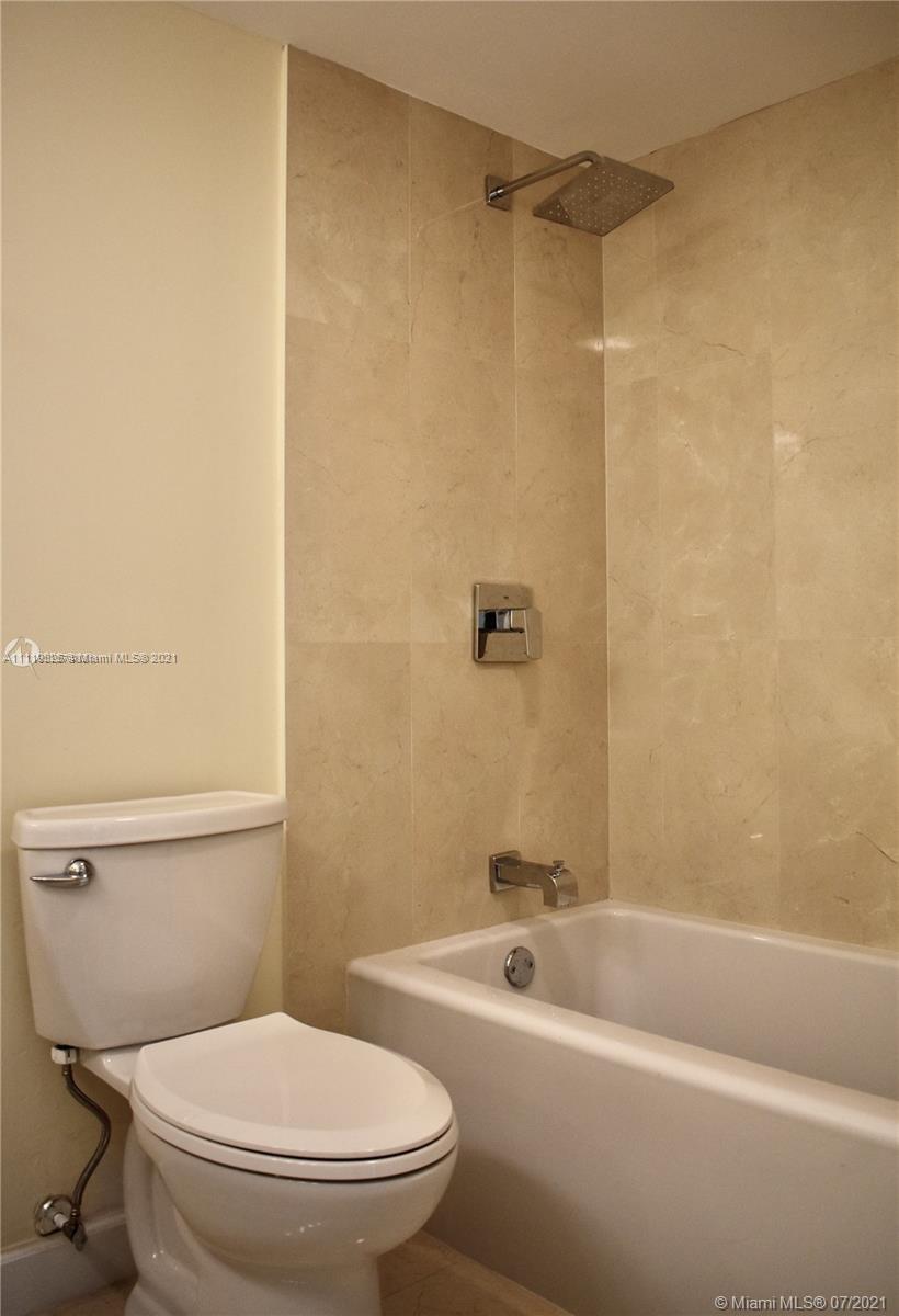 WINSTON TOWERS 400 CONDO - Residential