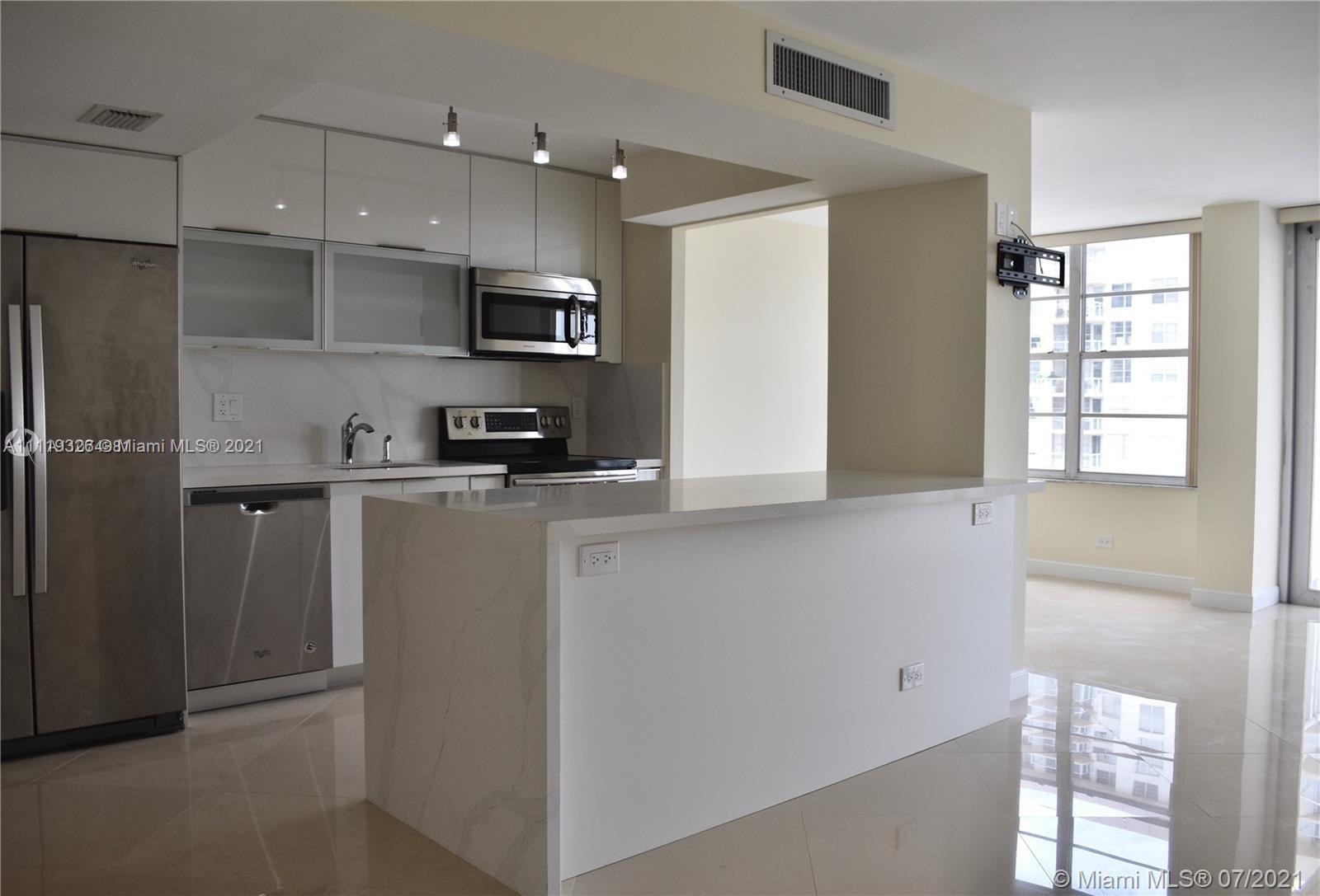 WINSTON TOWERS 400 CONDO - Residential
