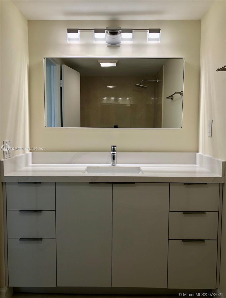 WINSTON TOWERS 400 CONDO - Residential