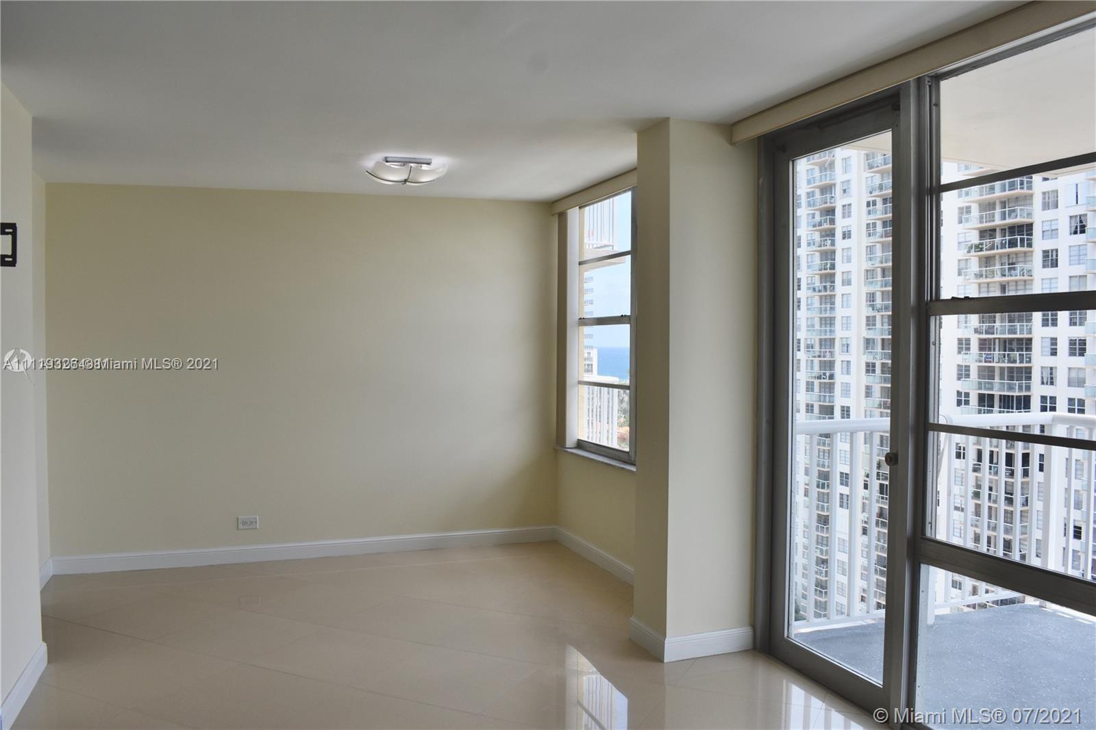 WINSTON TOWERS 400 CONDO - Residential