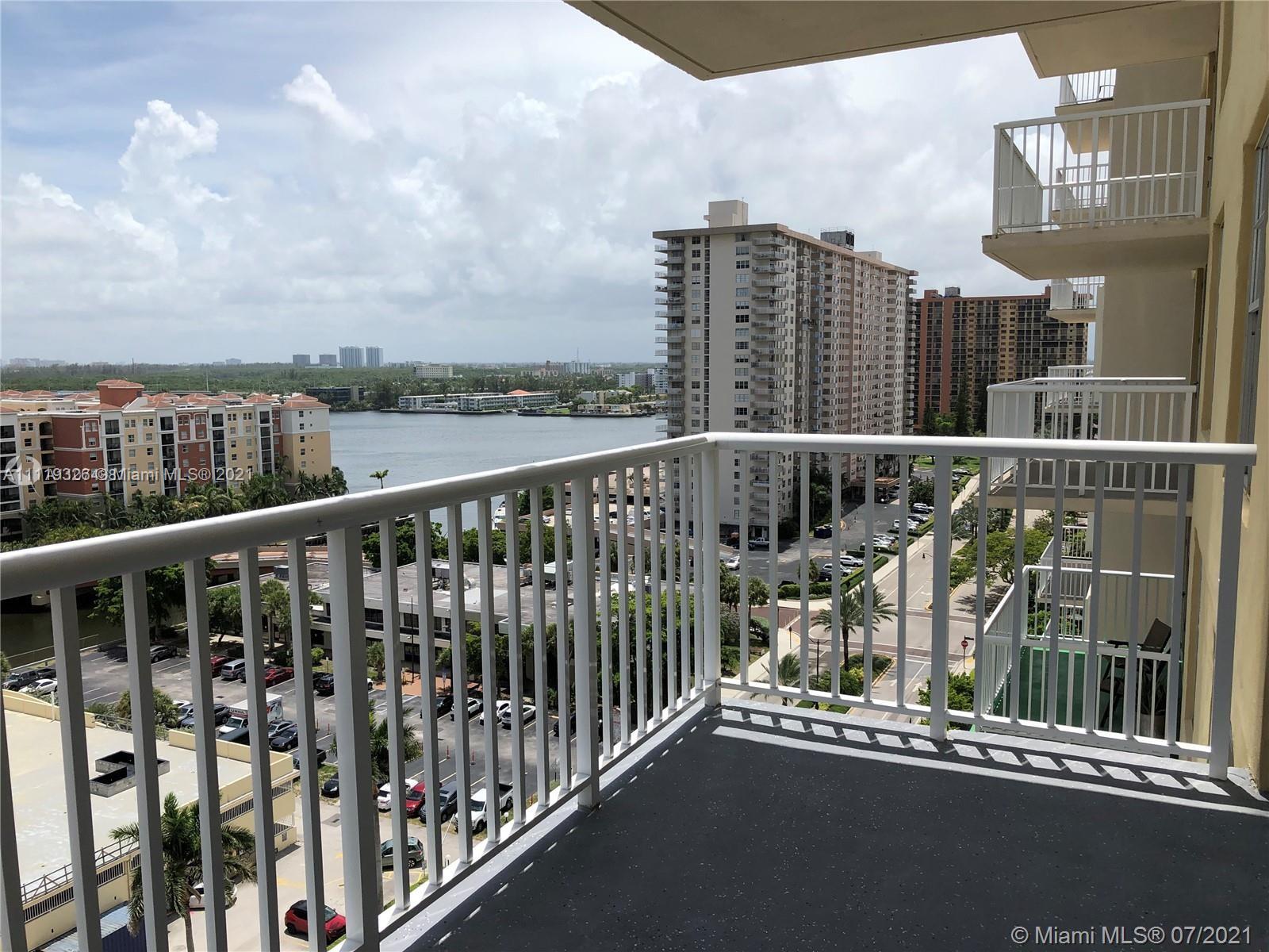 WINSTON TOWERS 400 CONDO - Residential