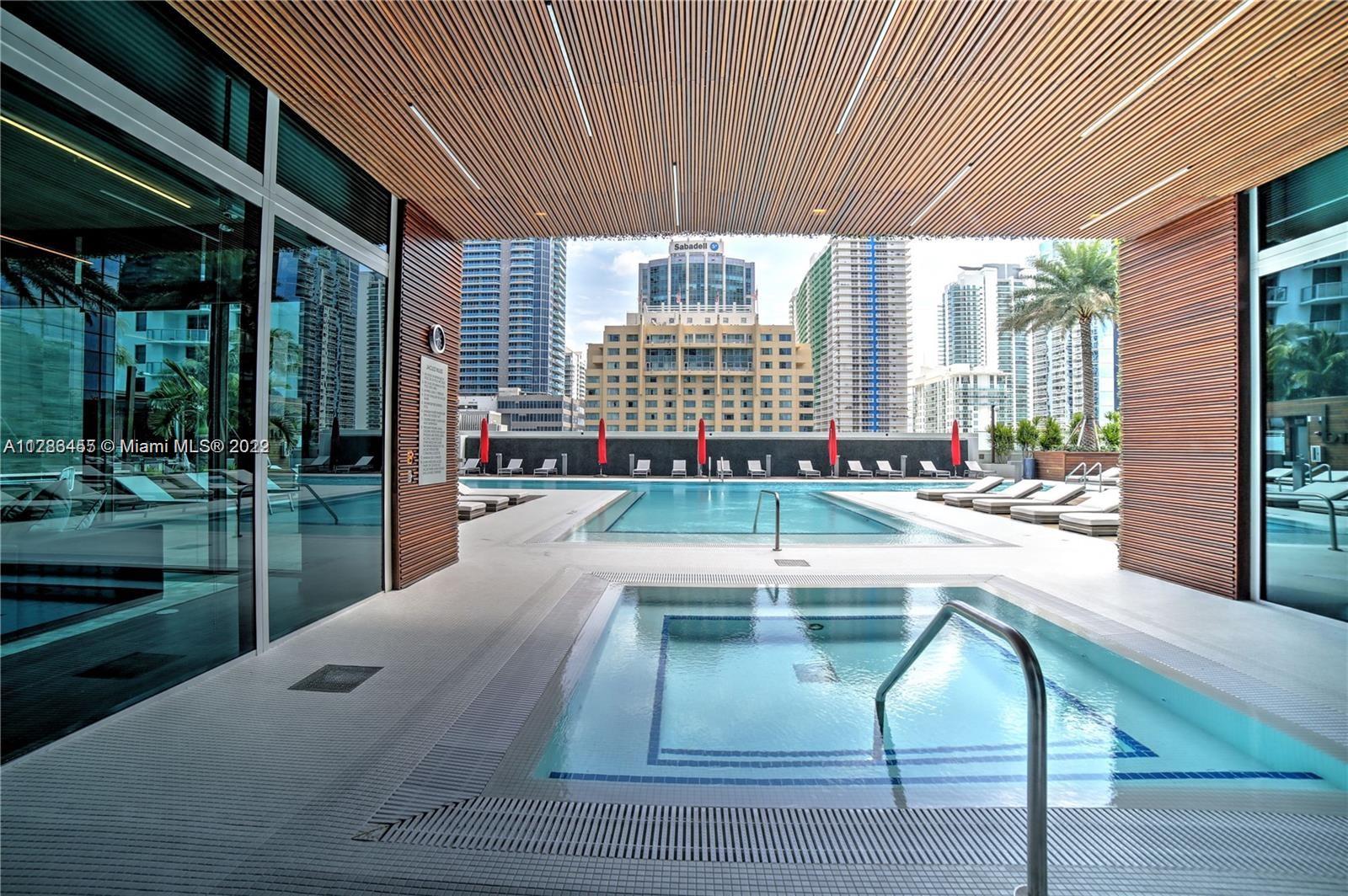 A BRITISH INSPIRED, THE BOND IS AN ELEGANT AND LUXURIOUS BUILDING. THIS 1 BEDROOM AND 1.5 BATH APARTMENT FACES EAST AND HAS A BEAUTIFUL BAY VIEWS. FULLY EQUIPPED WITH BOSH APPLIANCES, GERMAN NOLTE CABINETS AND PORCELAIN FLOORS THROUGHOUT. AMENITIES INCLUDE RESORT STYLE POOL, CABANAS, SPA, LIBRARY, BUSINESS CENTER AND MUCH MORE. WALK TO THE BEST RESTAURANTS, BARS AND BRICKELL CITY CENTRE MALL. TENANT REQUIRED TO HAVE RENTAL'S INSURANCE.