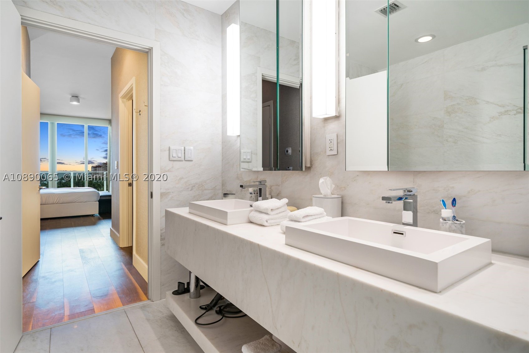 MAREA CONDO - Residential