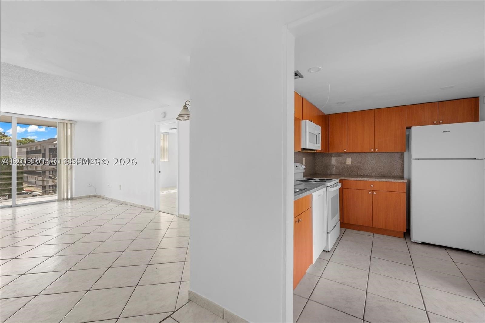 EL CONQUISTADOR SOUTH CON - Residential Lease