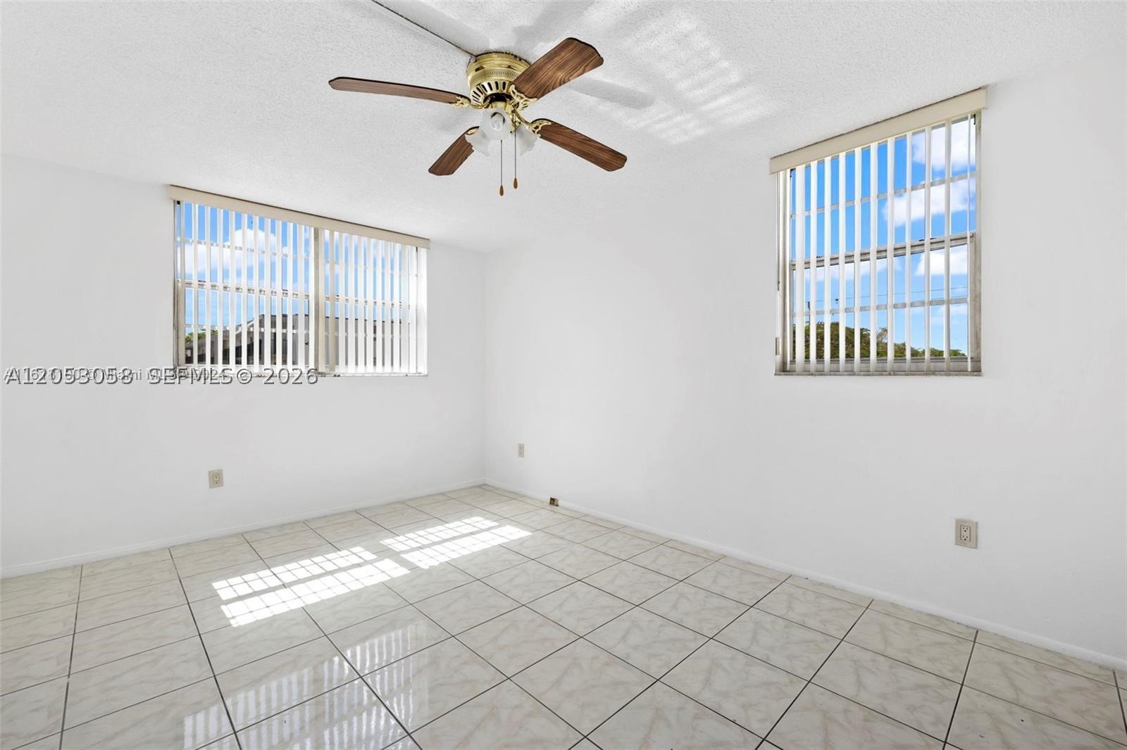 EL CONQUISTADOR SOUTH CON - Residential Lease