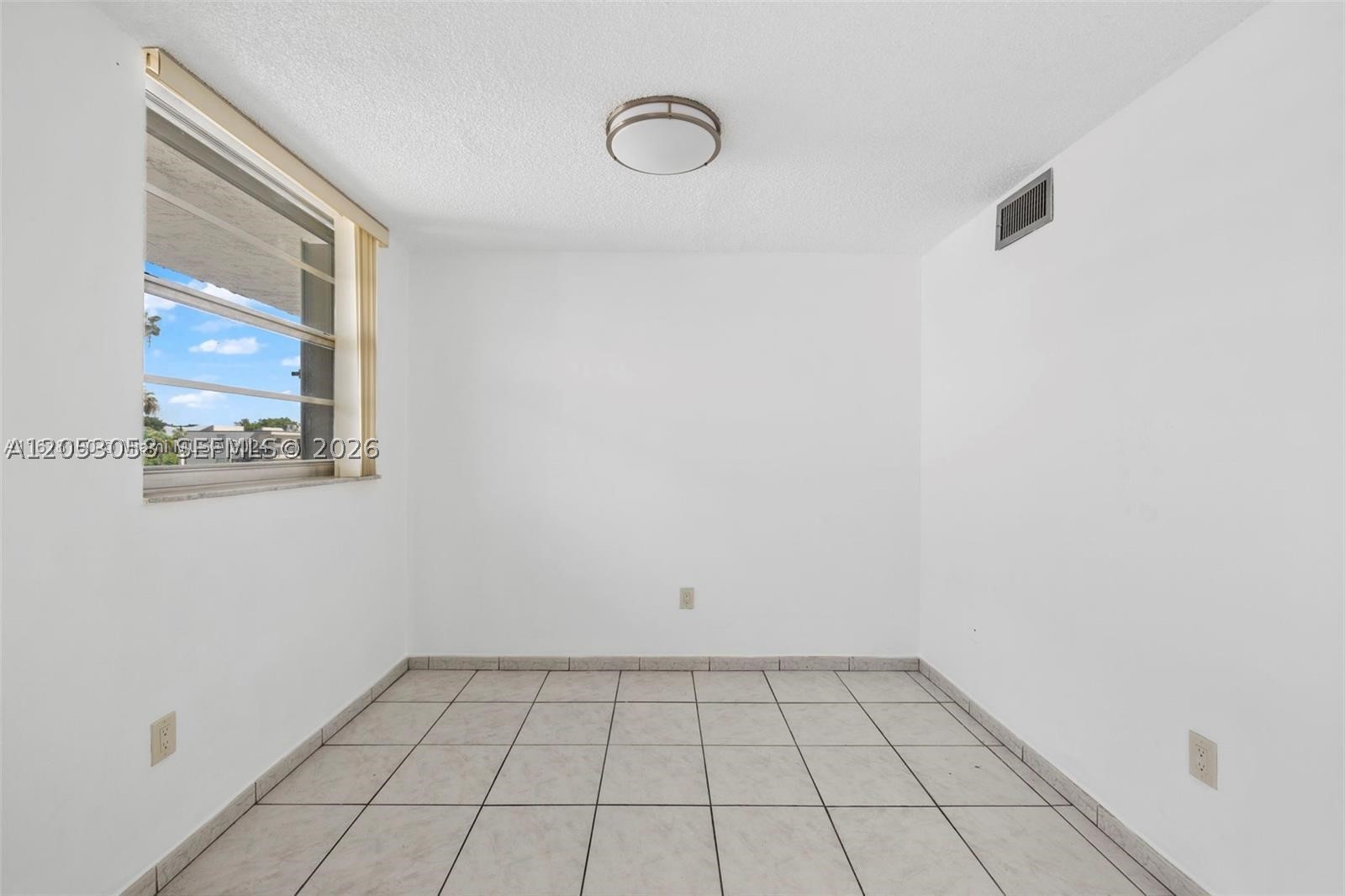 EL CONQUISTADOR SOUTH CON - Residential Lease