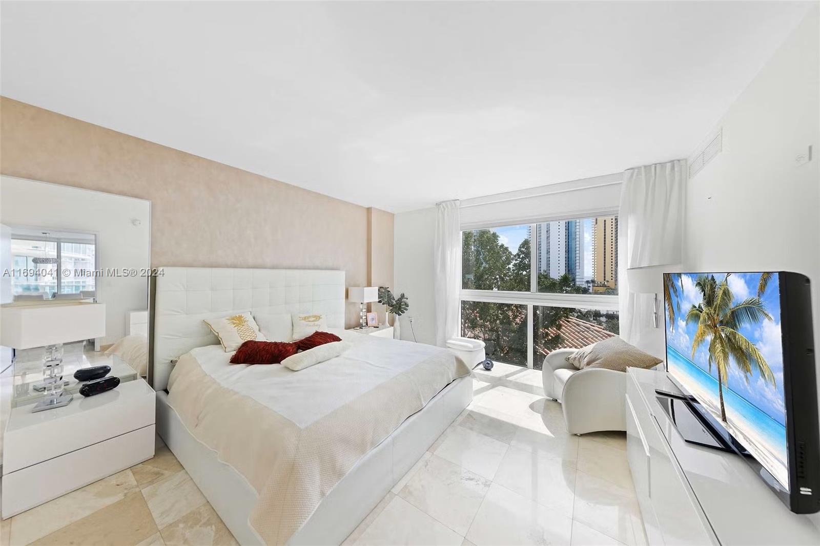 ST TROPEZ ON THE BAY II C - Residential