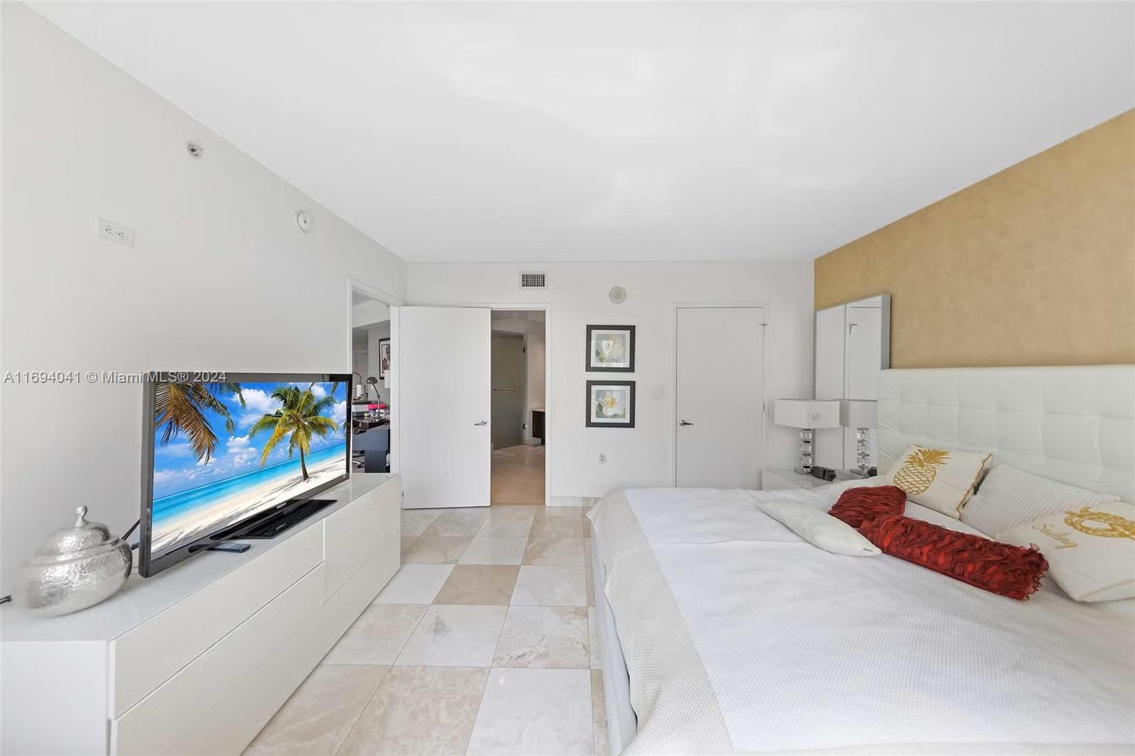 ST TROPEZ ON THE BAY II C - Residential