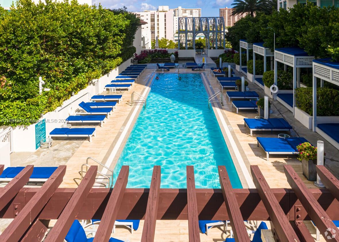 ST TROPEZ ON THE BAY II C - Residential