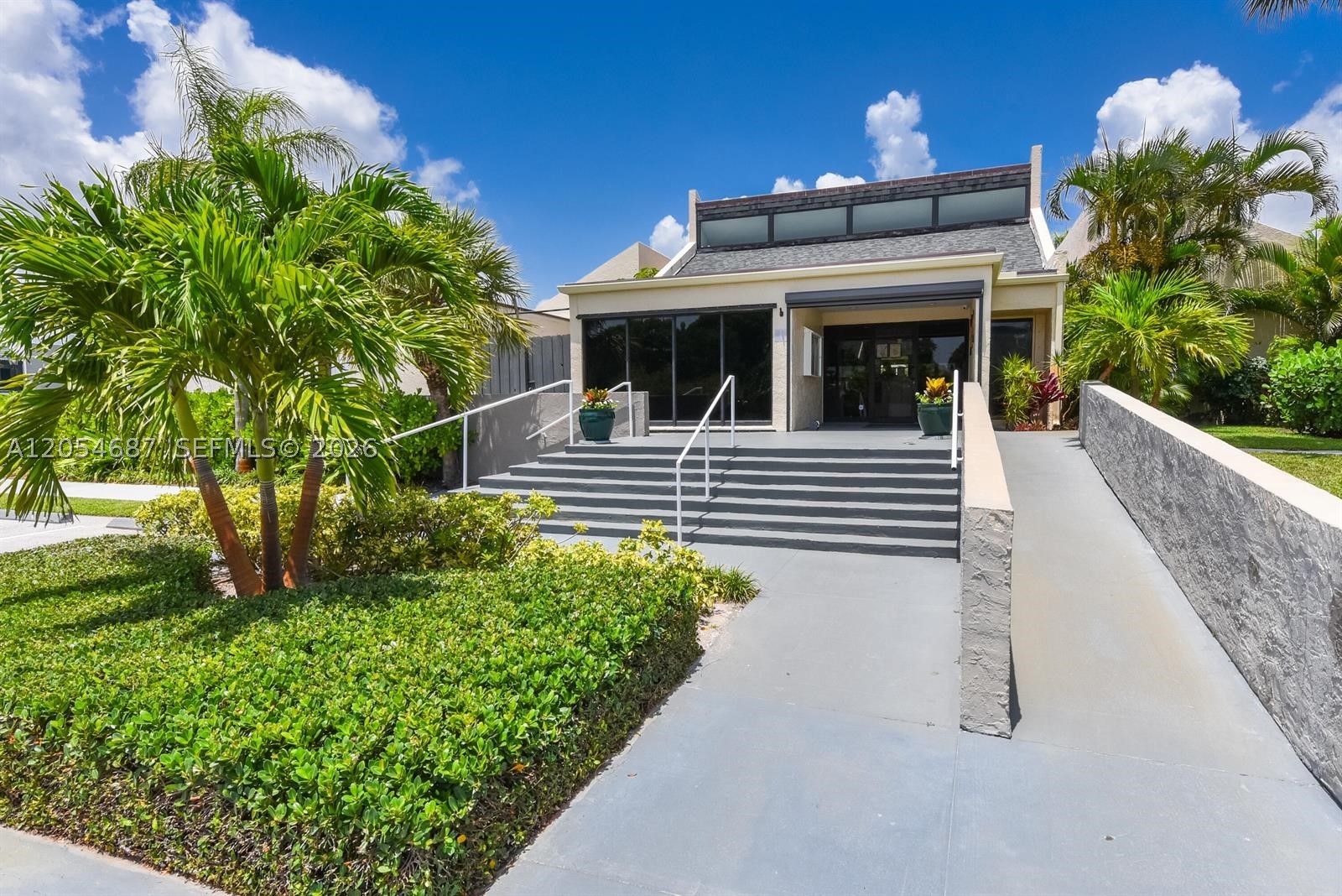 SEA LOFTERS CONDO - Residential