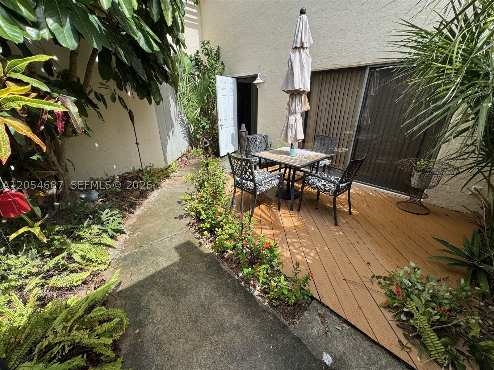 SEA LOFTERS CONDO - Residential